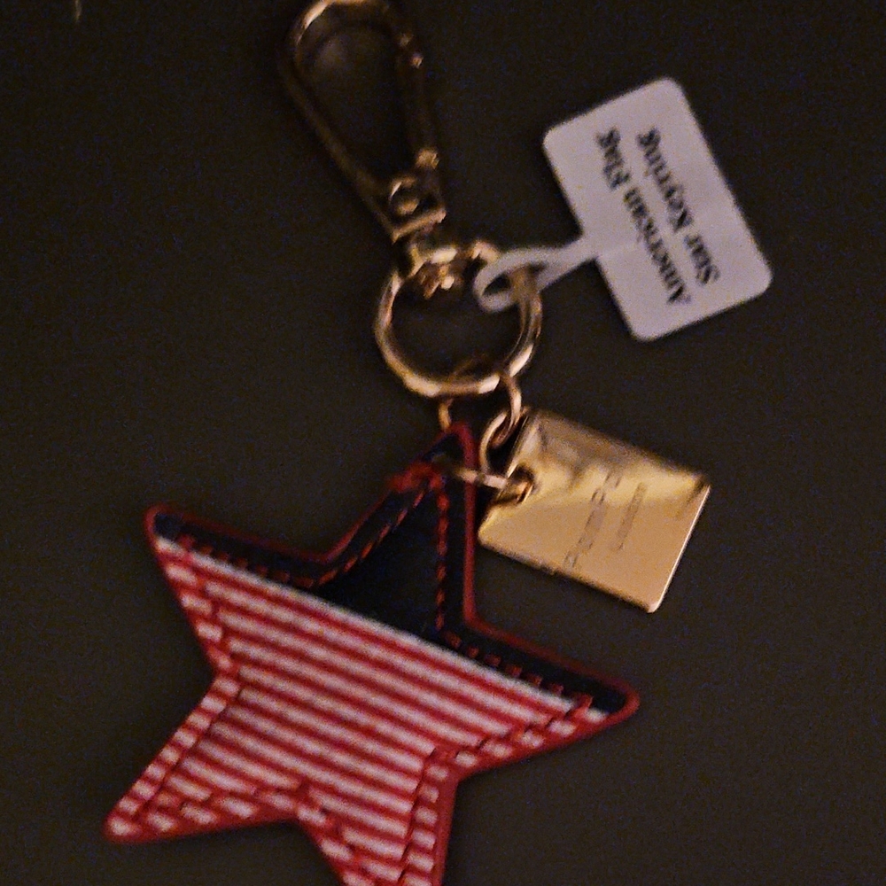 Pom Pom London American Flag Star Keychain